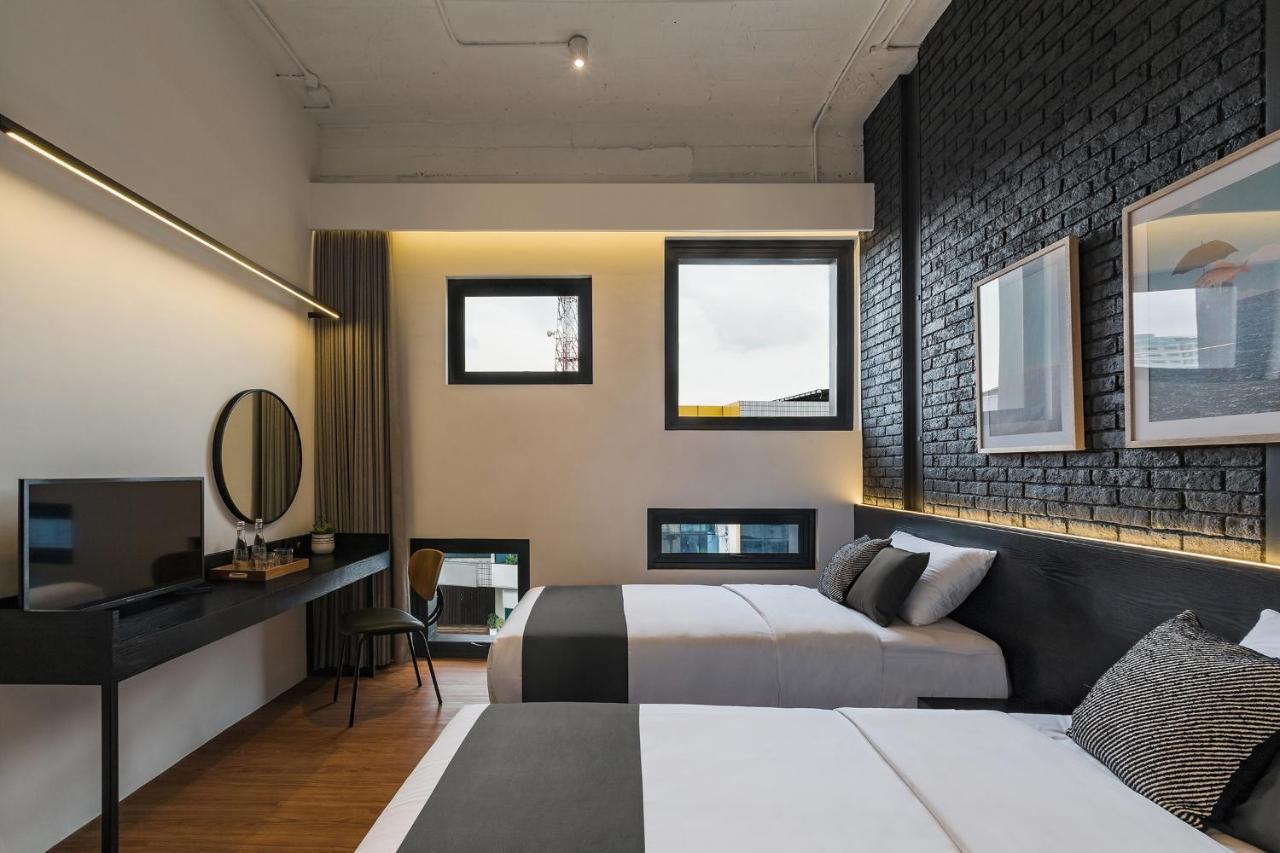 Qub Rooms Семаранг Екстериор снимка