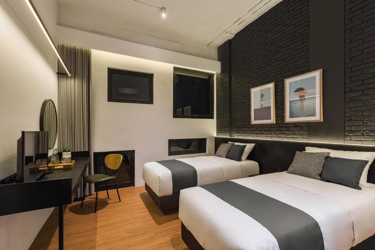 Qub Rooms Семаранг Екстериор снимка